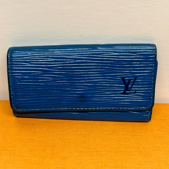 Authentic Louis Vuitton blue epi leather 4 key ring card holder - Picture 2 of 14
